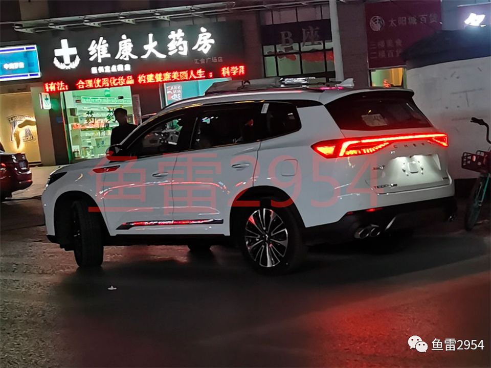 Tiggo 8 Pro flagrado na China