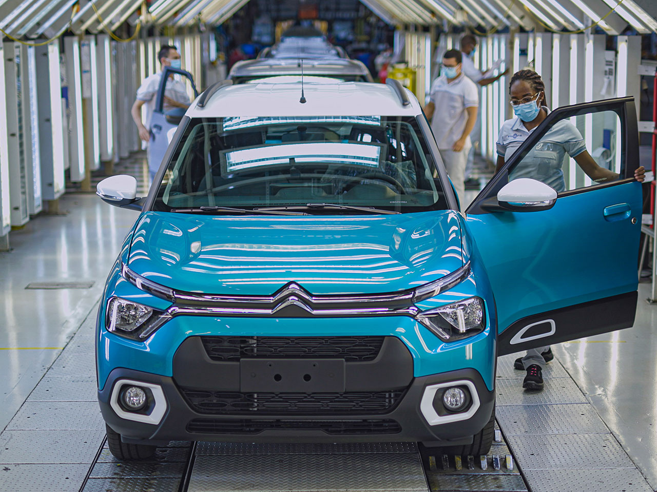Nova geração do Citroën C3 começa a ser produzida em Porto Real (RJ)