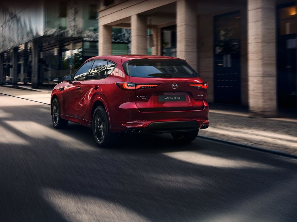 SUV inédito, CX-60 é o modelo mais potente e primeiro híbrido plug