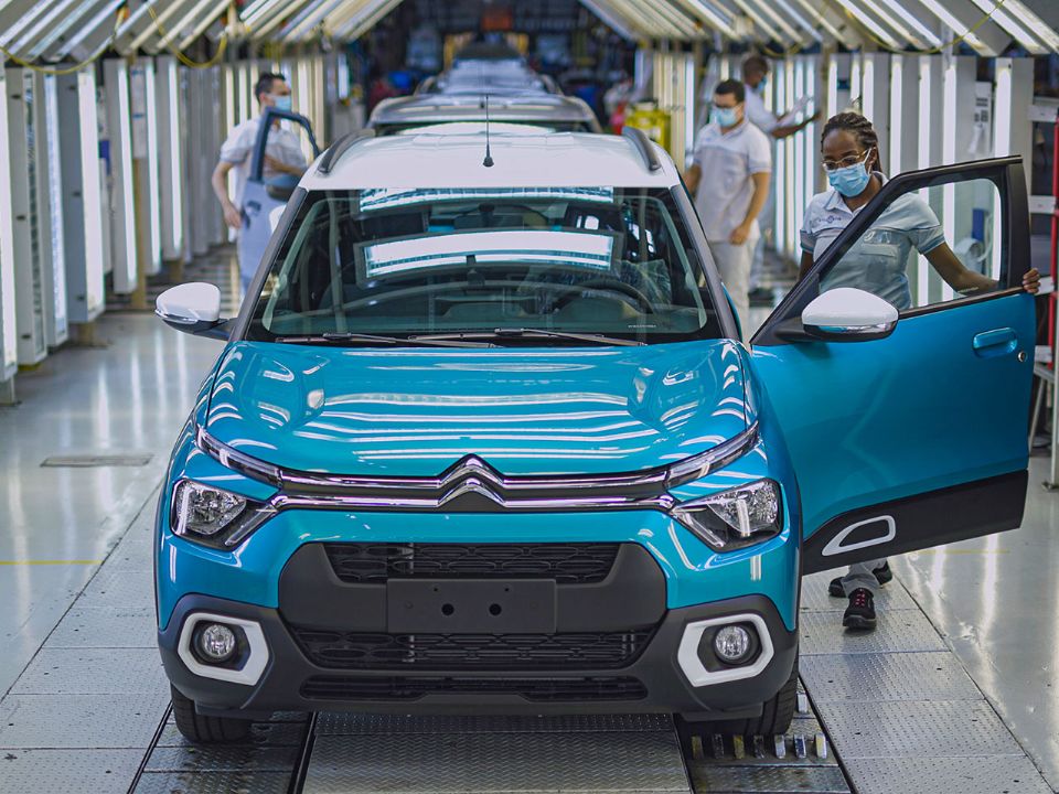 Nova geração do Citroën C3 começa a ser produzida em Porto Real (RJ)