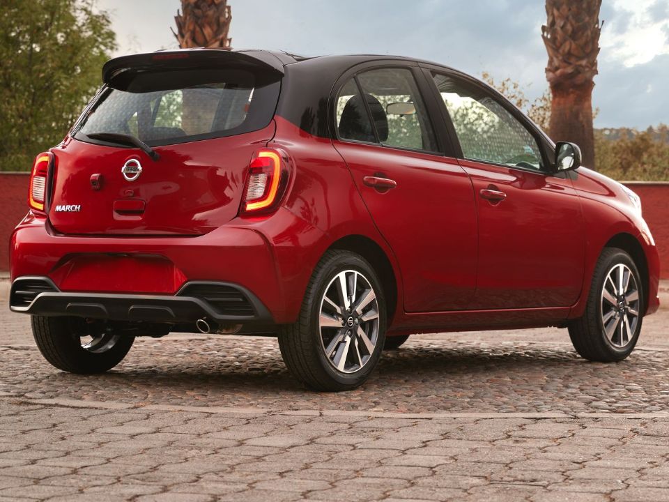 Nissan�March 2022 - �ngulo traseiro