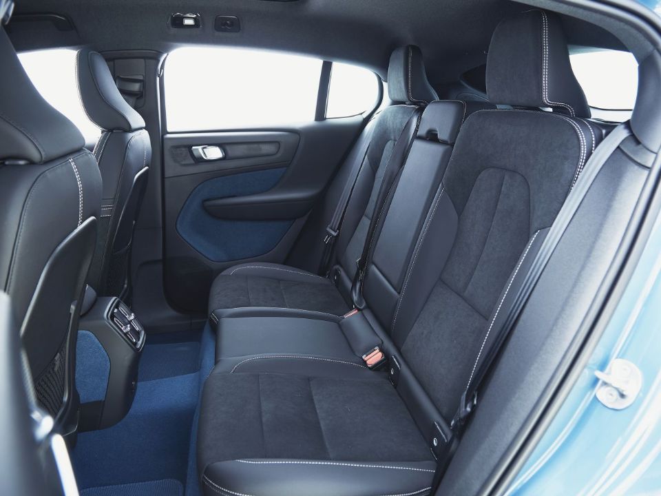 Volvo�C40 2022 - bancos traseiros