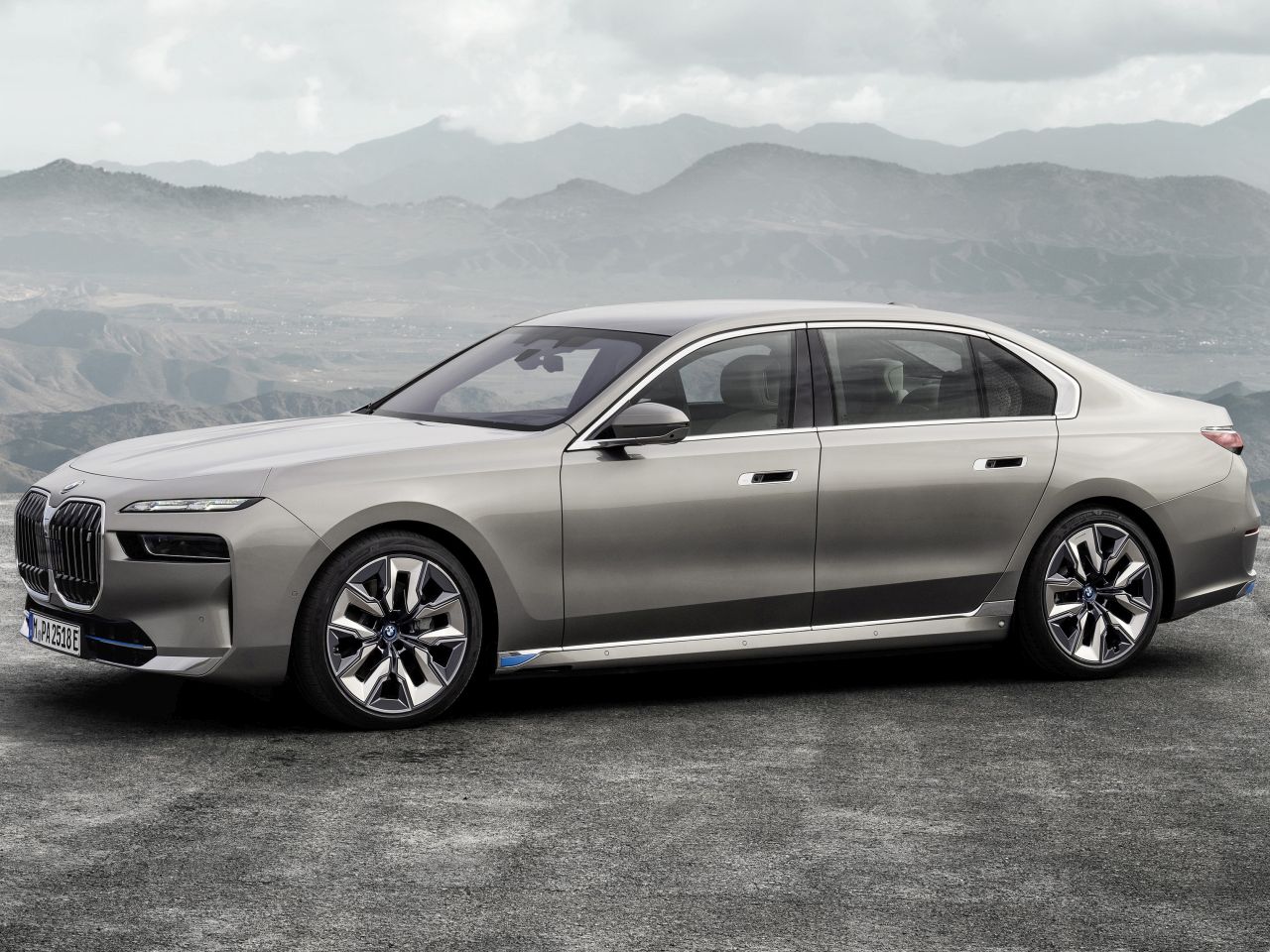 BMW�S�rie 7 2023 - �ngulo frontal