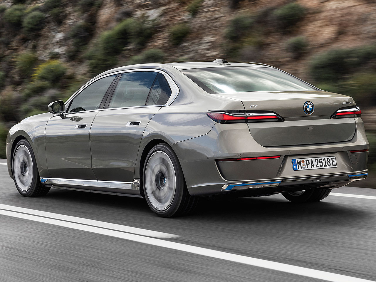 BMW�S�rie 7 2023 - �ngulo traseiro