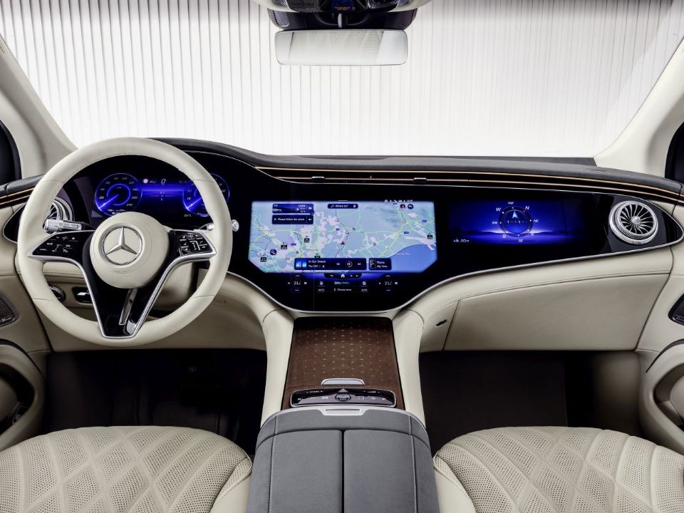 Mercedes-Benz EQS SUV é o novo elétrico da marca