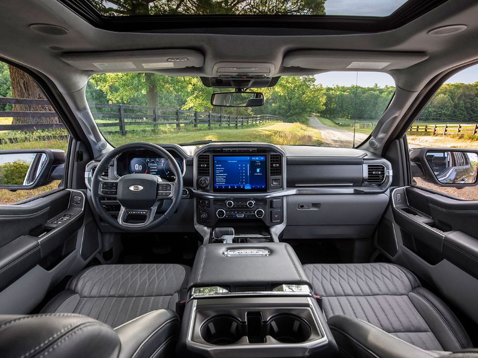 Interior da Ford F-150: cabine ampla e confortável tem opção para 6 pessoas