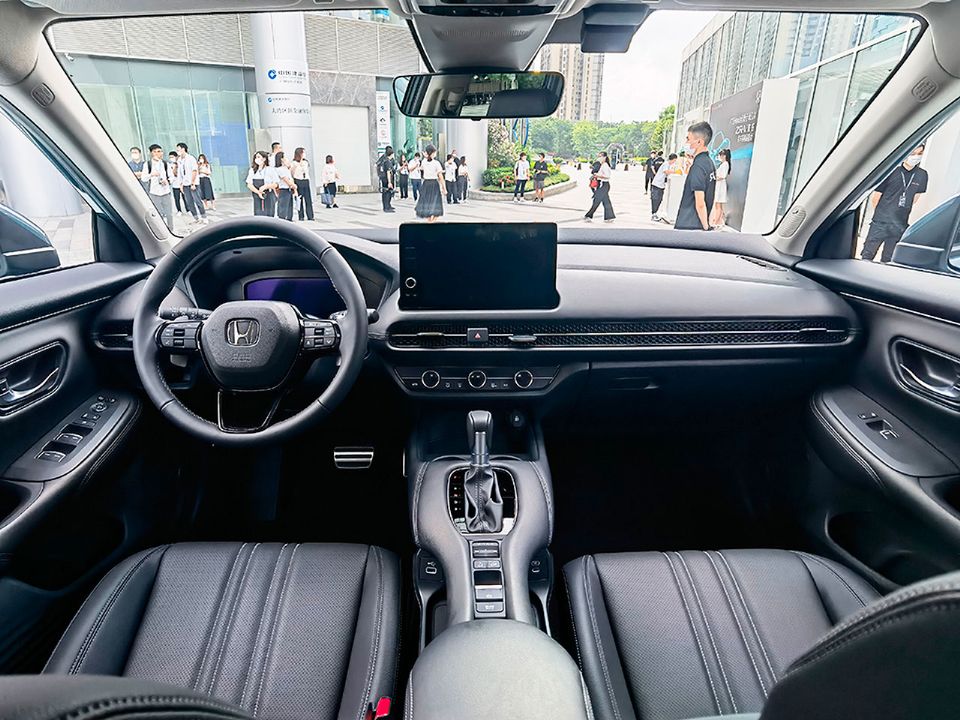 Além da plataforma, o Honda ZR-V compartilha o interior com o novo Civic