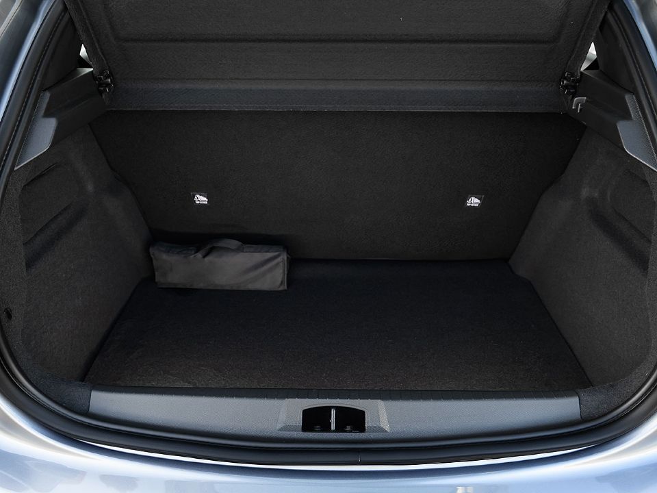 Peugeot�208 2023 - porta-malas