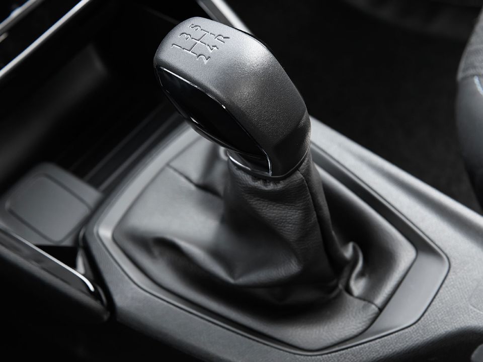 Peugeot�208 2023 - c�mbio