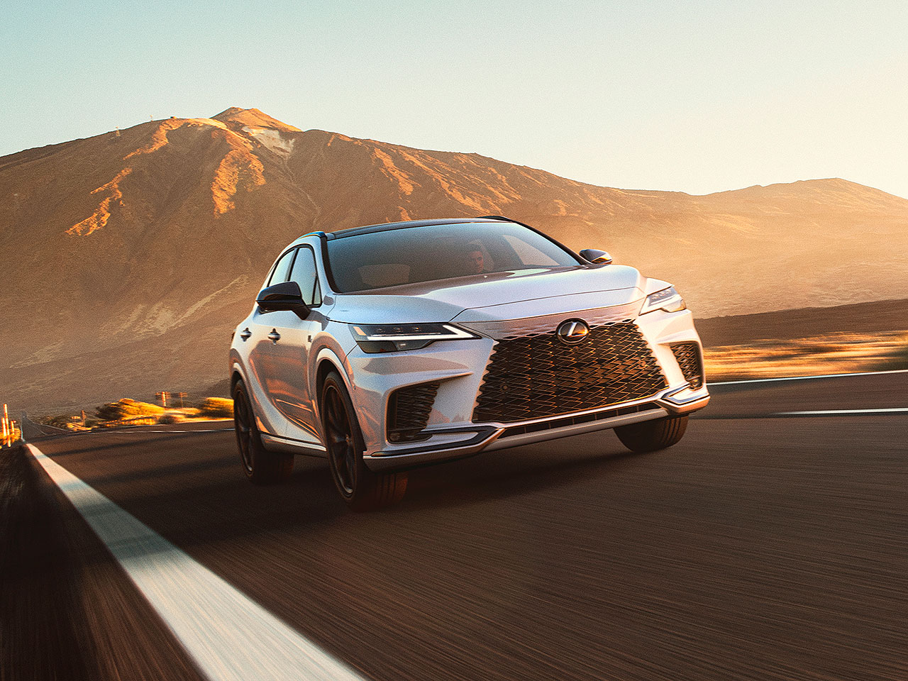 Lexus�RX 2023 - �ngulo frontal