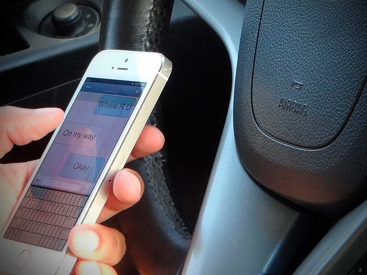 Verificar e enviar mensagens de texto ao volante  um prtica muito perigosa
