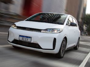 Após sedã e SUV, BYD aposta em serviços de mobilidade com van elétrica de R$ 269.990