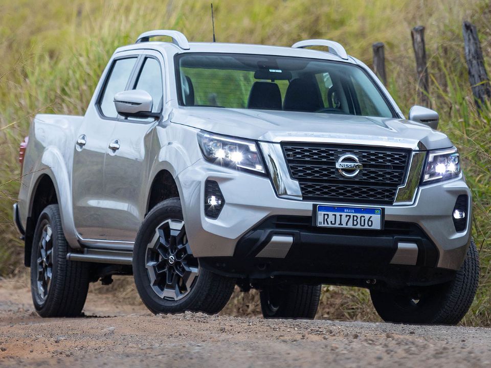 NissanFrontier 2023 - ngulo frontal