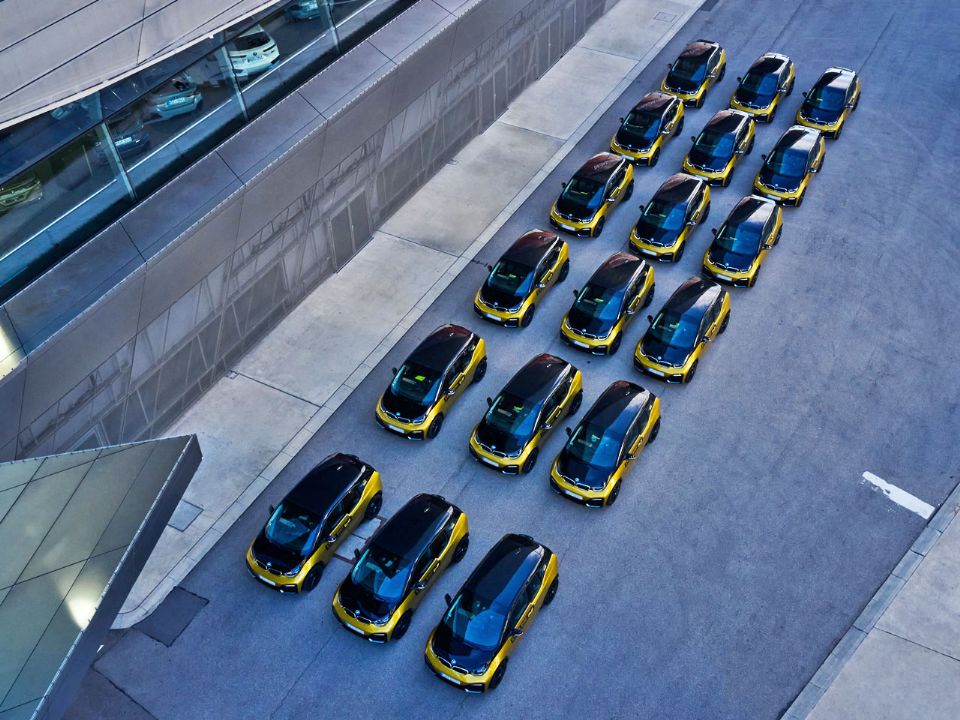 A BMW produziu mais de 250 mil i3. Destes menos de 600 vieram para o Brasil