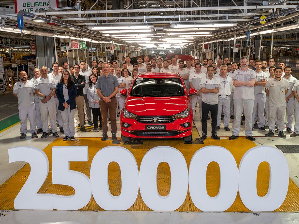 Fiat Cronos alcança marca de 250 mil unidades produzidas