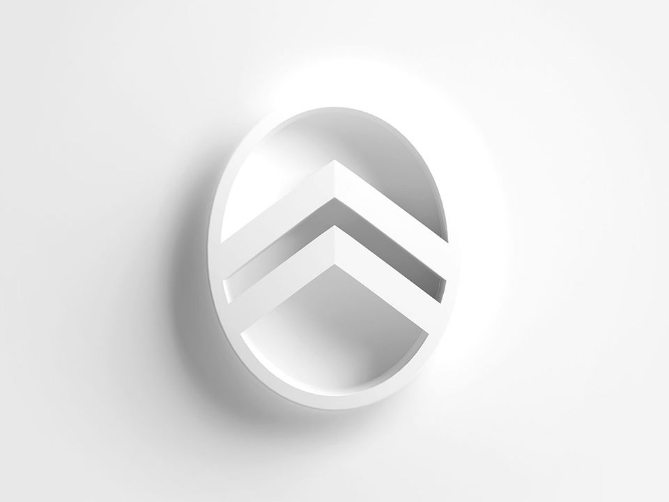 Detalhe do novo logotipo da Citroën