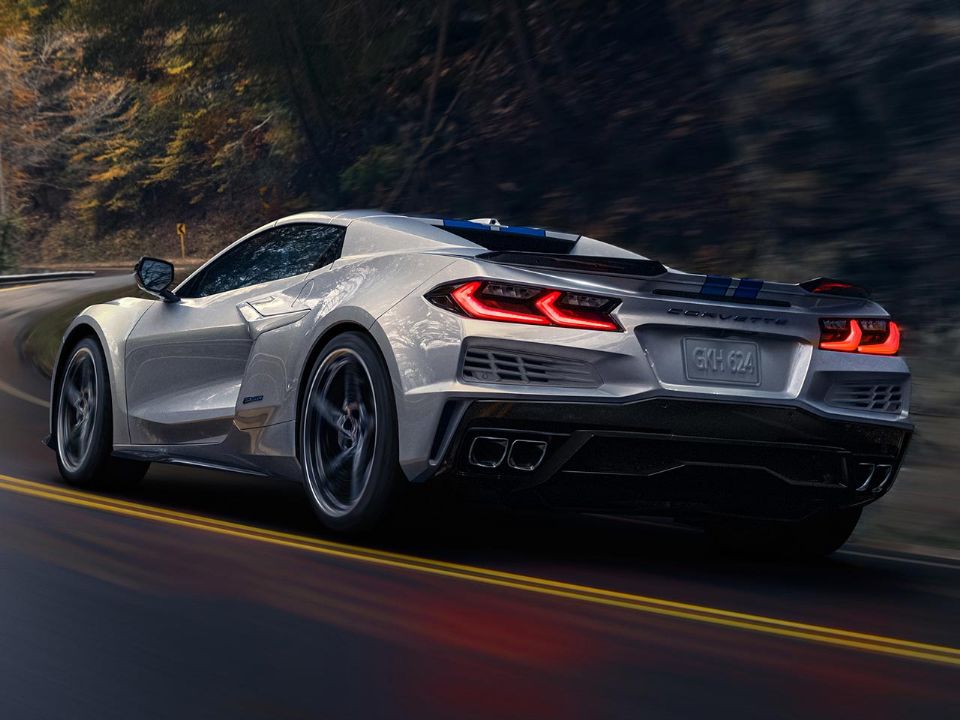 Chevrolet Corvette E-Ray 3LZ 2024