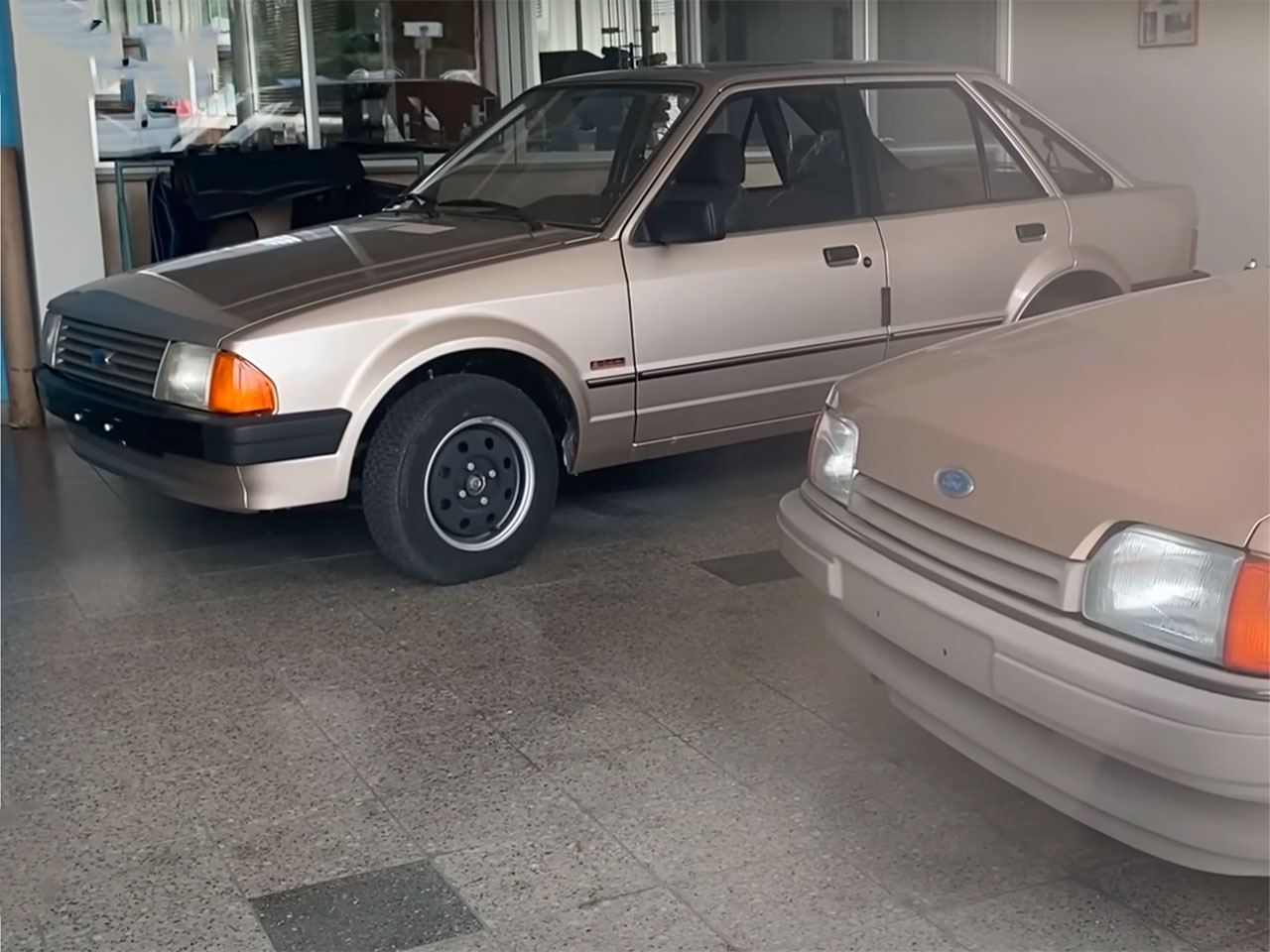 Ford Escort 0 km em concessionria fechada nos anos 80 na Alemanha