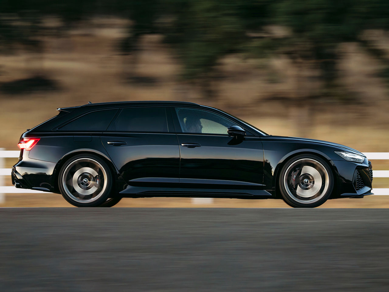 AudiRS 6 Avant 2024 - lateral