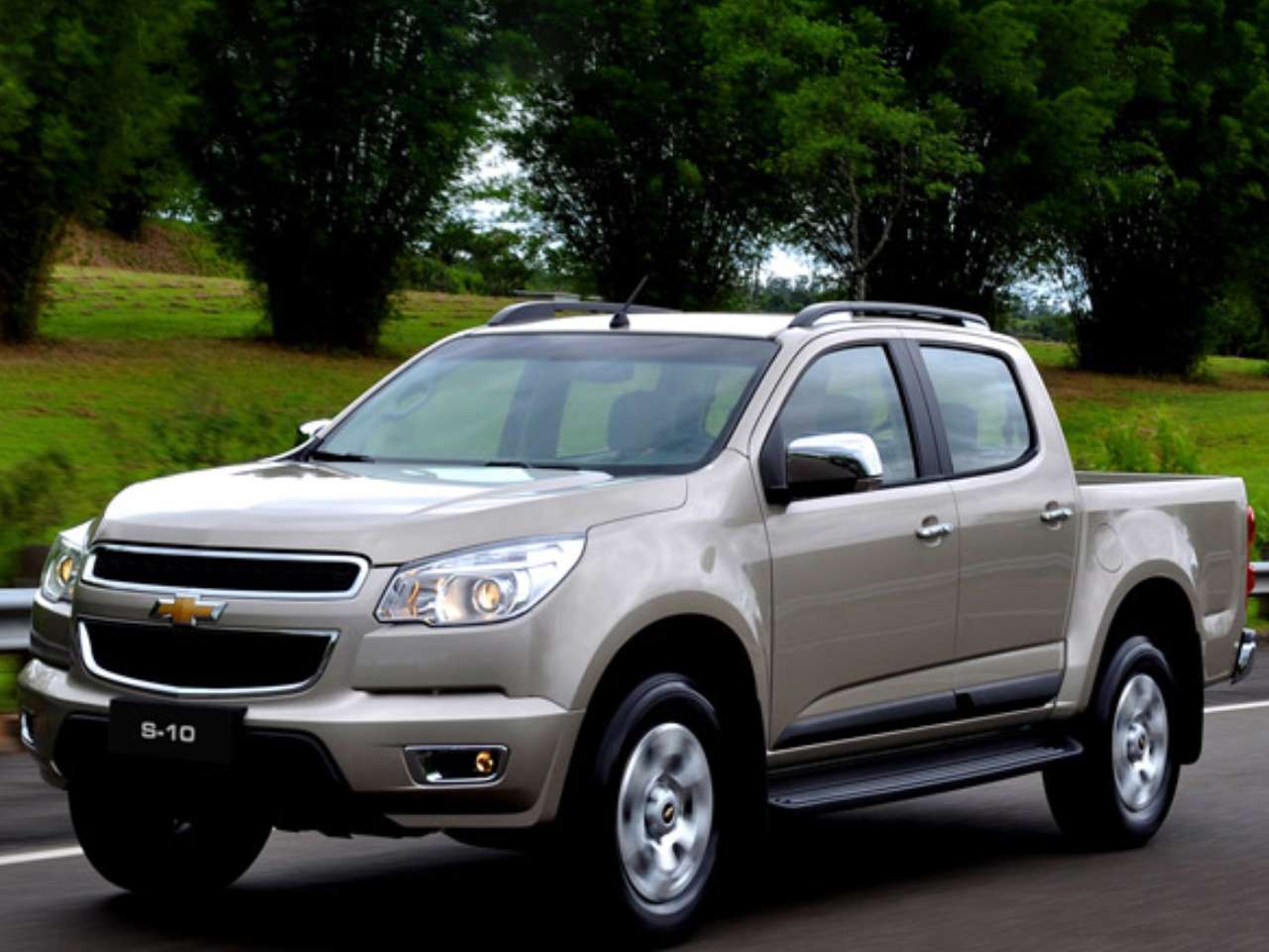ChevroletS10 2012 - ngulo frontal