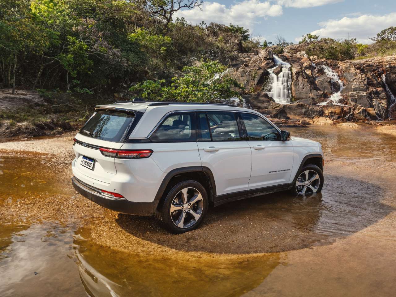 Jeep�Grand Cherokee 2024 - �ngulo traseiro