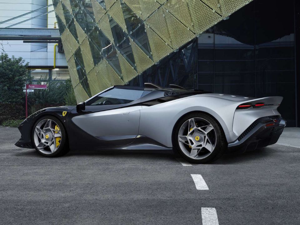 SP-8: cliente anônimo da Ferrari encomenda carro exclusivo - AUTOO
