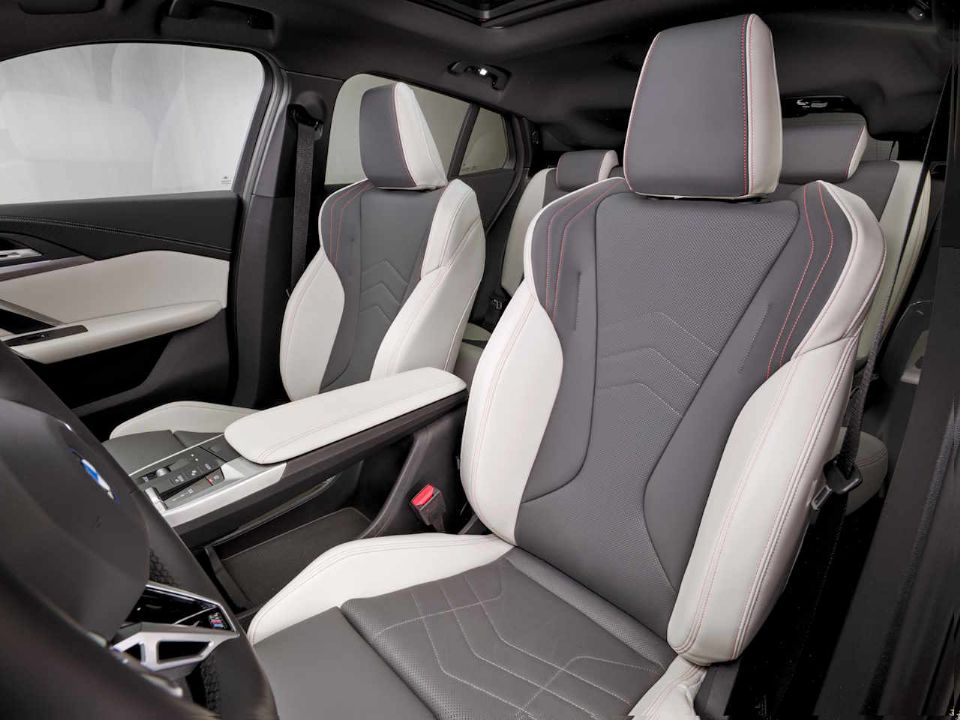 BMW�X2 2024 - bancos dianteiros