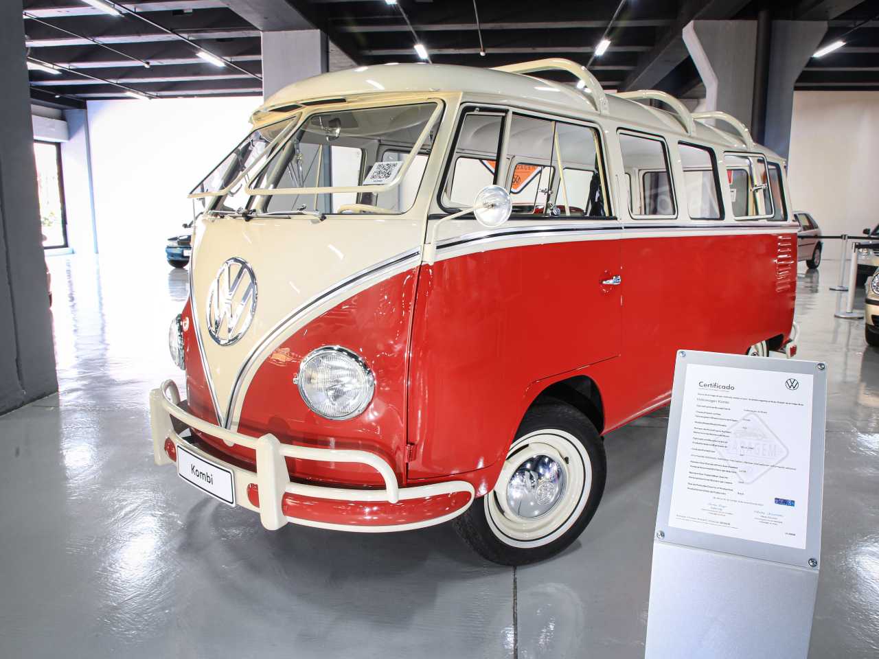 VW Kombi está na Garagem VW e foi um dos primeiros clássicos da marca a ter o Certificado da fábrica