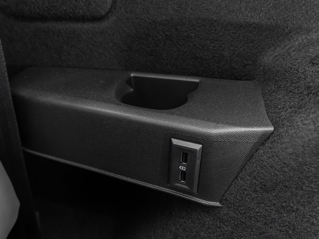 Citro�n�C3 Aircross - Foto 34 de 38 - 1600 x 1200 pixels2024 - porta-malas