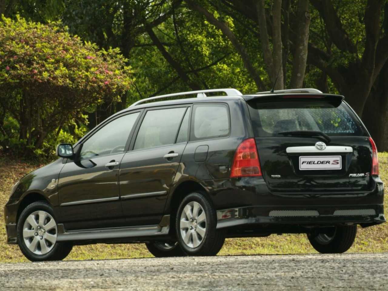 Toyota Fielder S