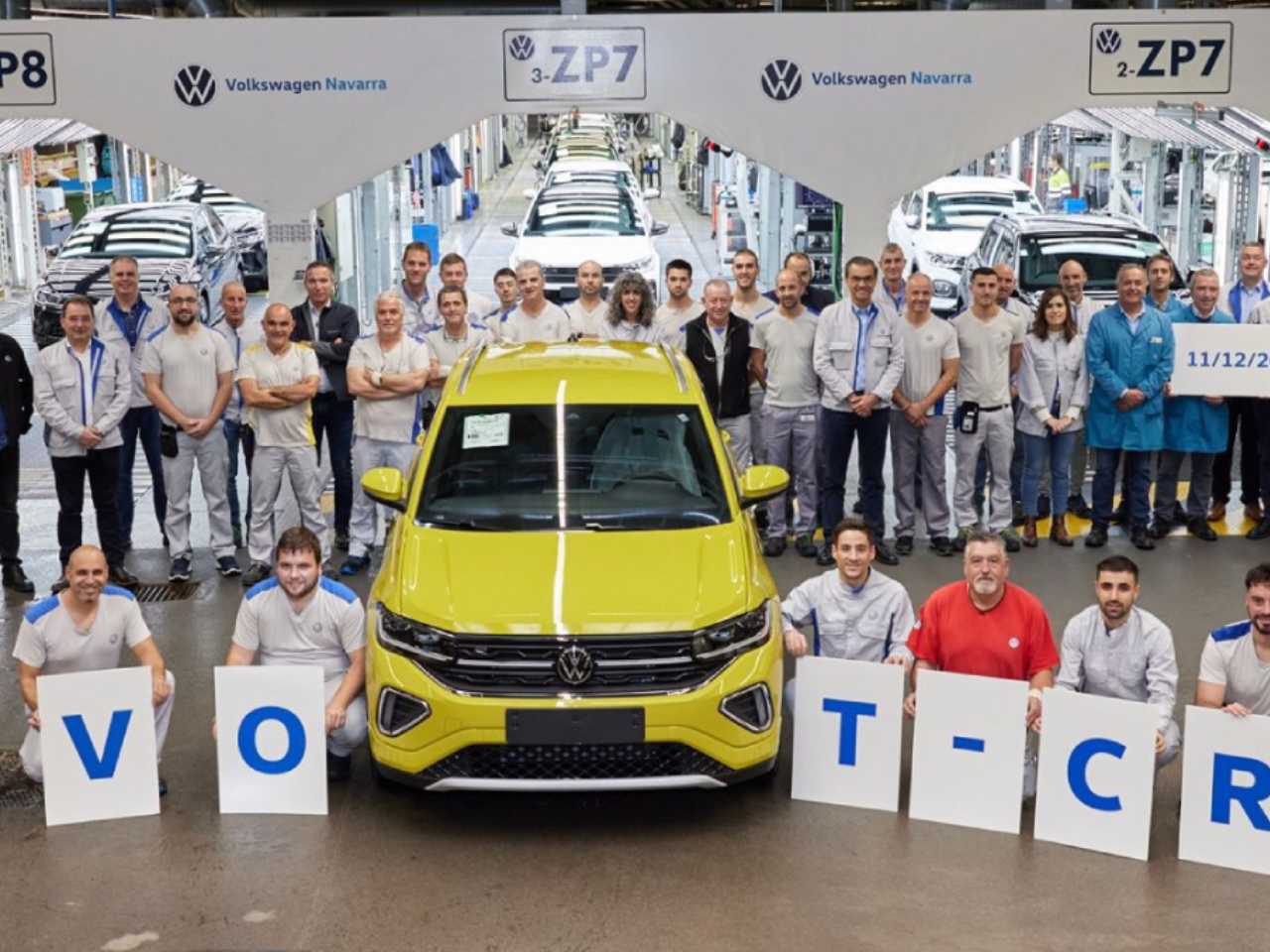 Volkswagen começa a fabricar versão renovada do T-Cross, da linha 2025 que também chegará ao Brasil