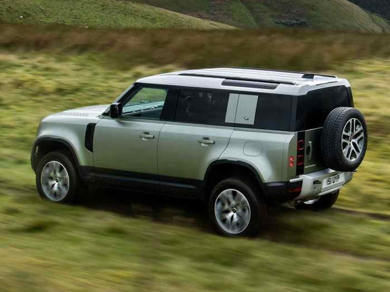 Land RoverDefender 2024 - ngulo traseiro