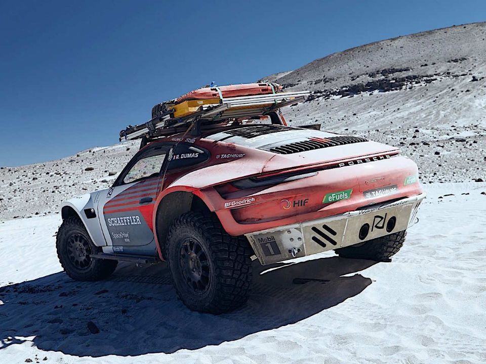 Porsche�911 2024 - �ngulo traseiro