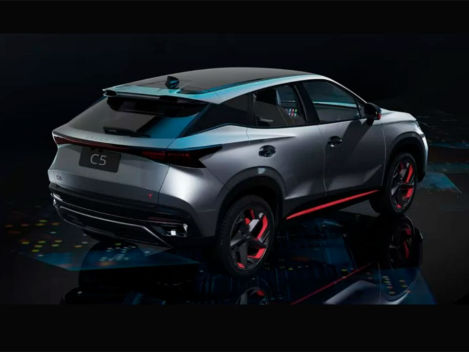 Omoda C5 AWD