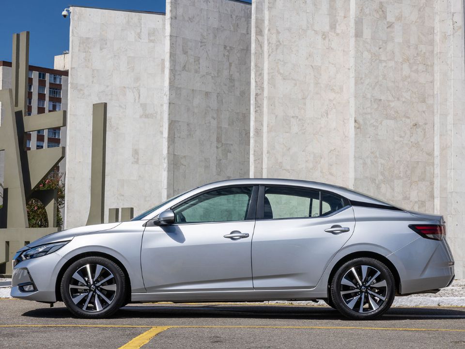 Nissan�Sentra 2023 - lateral