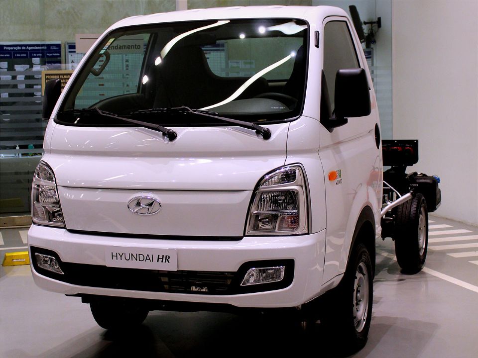 Hyundai HR: nova dianteira e versão 4x4