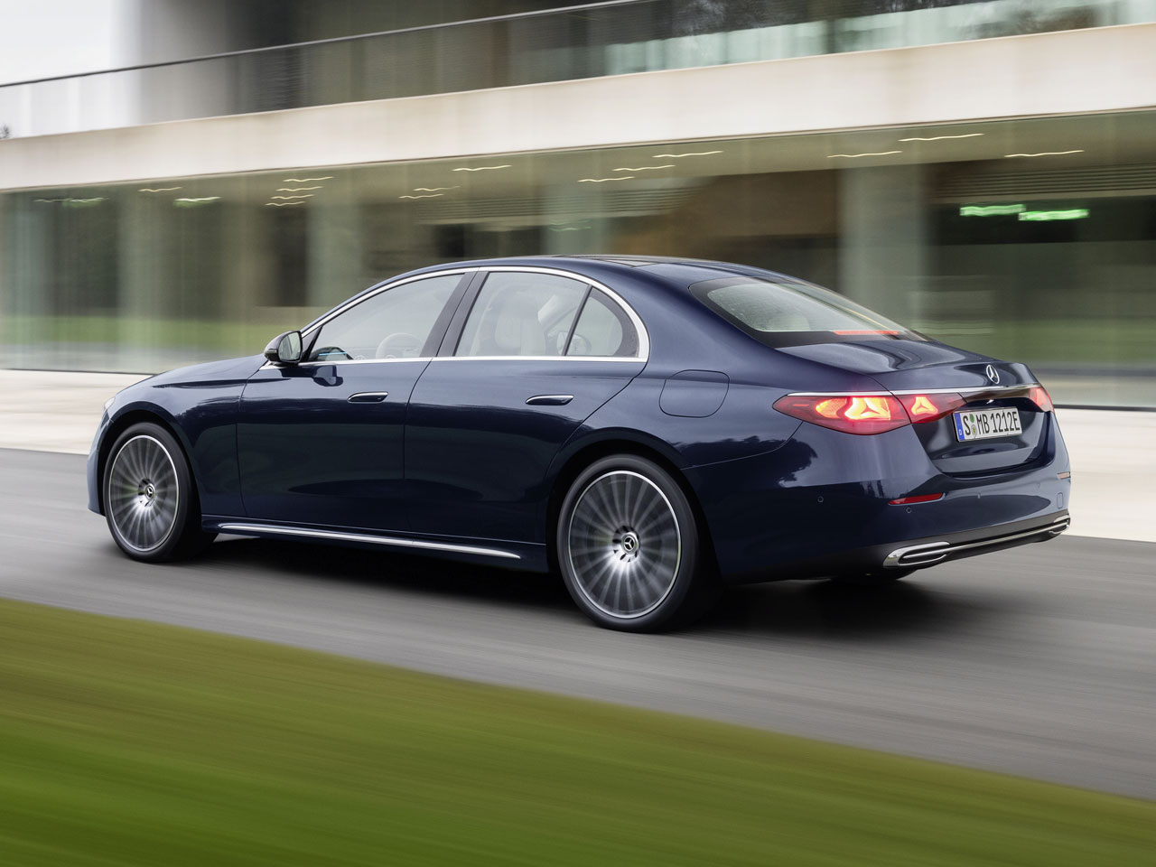 Mercedes-Benz�Classe E 2024 - �ngulo traseiro