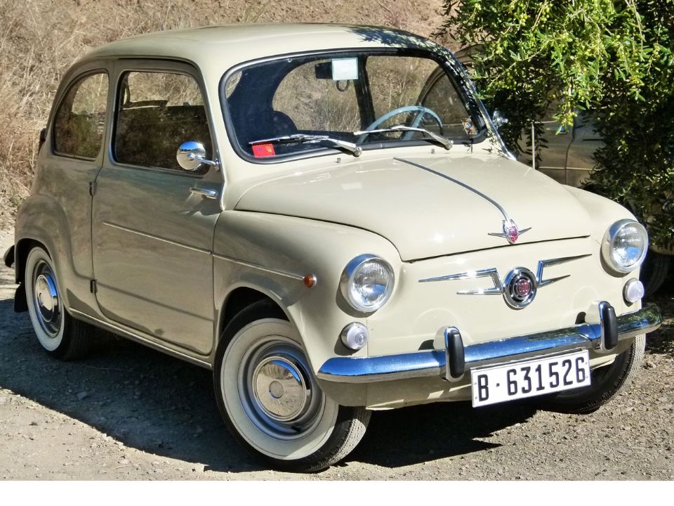 O Fiat 600 original foi lançado nos anos 50 e era um minicarro urbano