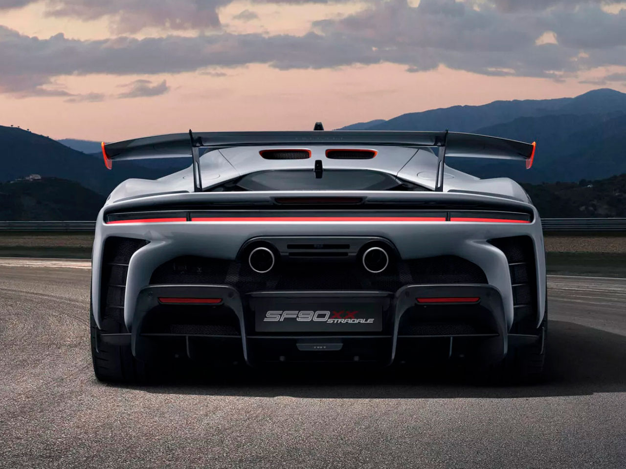 Ferrari�SF90 Stradale 2024 - traseira