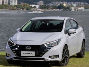 Nissan Versa chega renovado à linha 2024 e parte de R$ 105.190