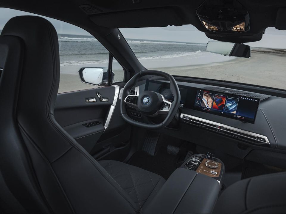 BMWiX 2024 - console central
