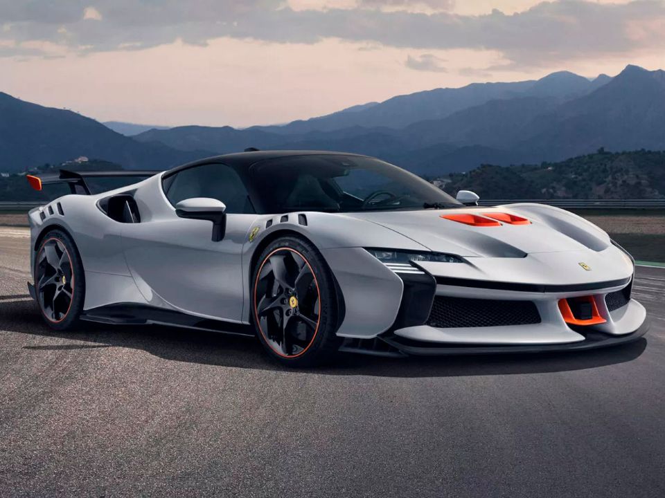 Ferrari�SF90 Stradale 2024 - �ngulo frontal