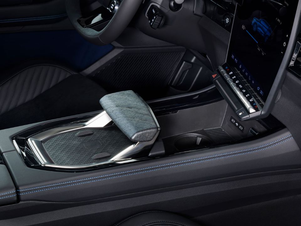 Renault�Rafale 2024 - console central