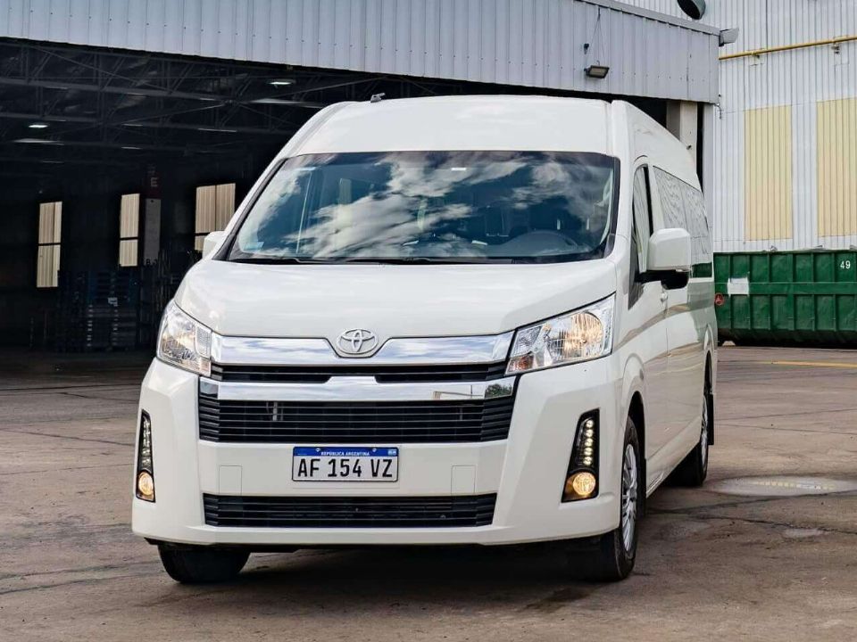 Toyota�Hiace 2024 - �ngulo frontal