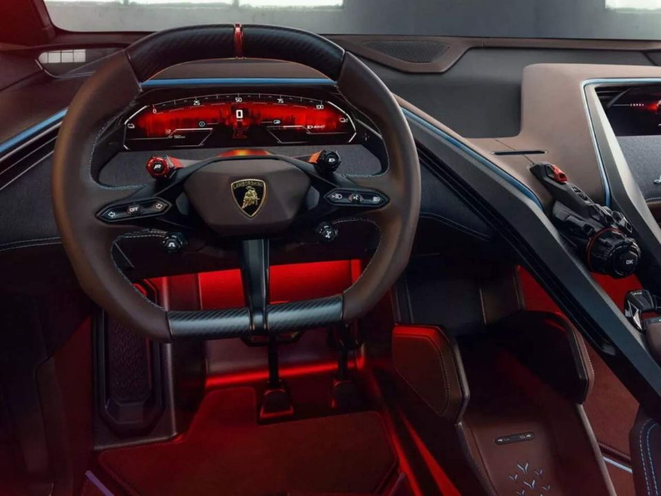 Interior do Lamborghini Lanzador tem detalhes futuristas como o console  central e o botão de partida