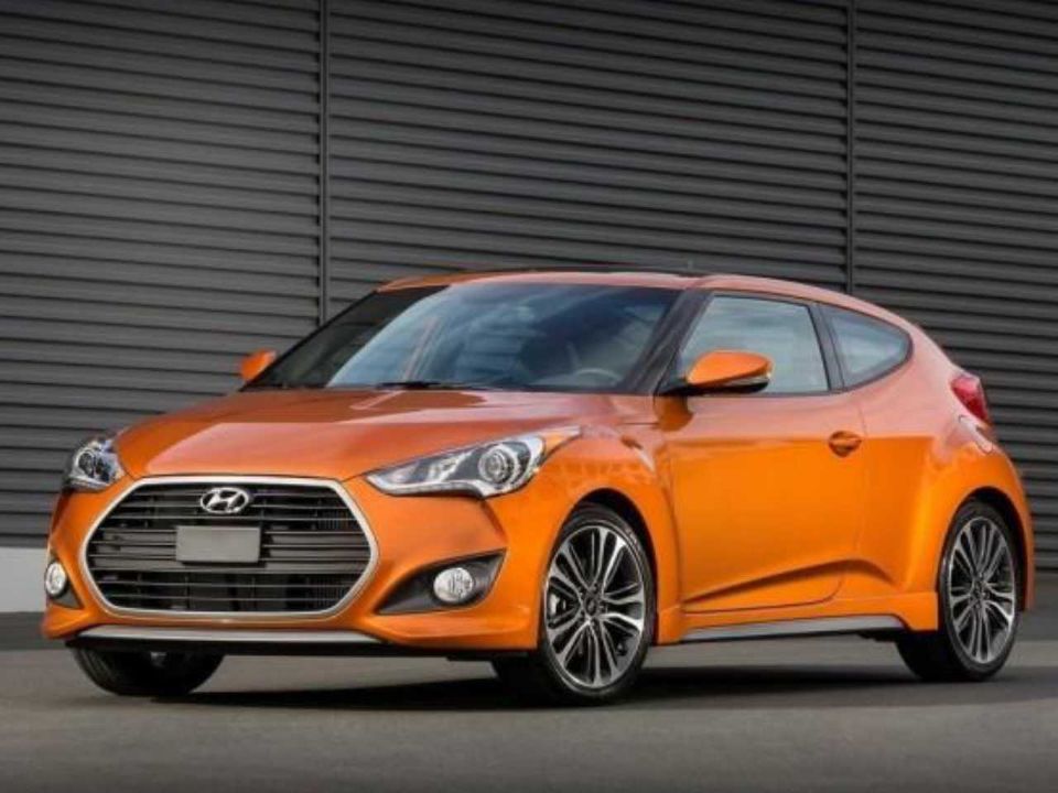 Hyundai aproveitou que o Veloster tinha apenas um porta traseira lateral, mas teve a propaganda proibida