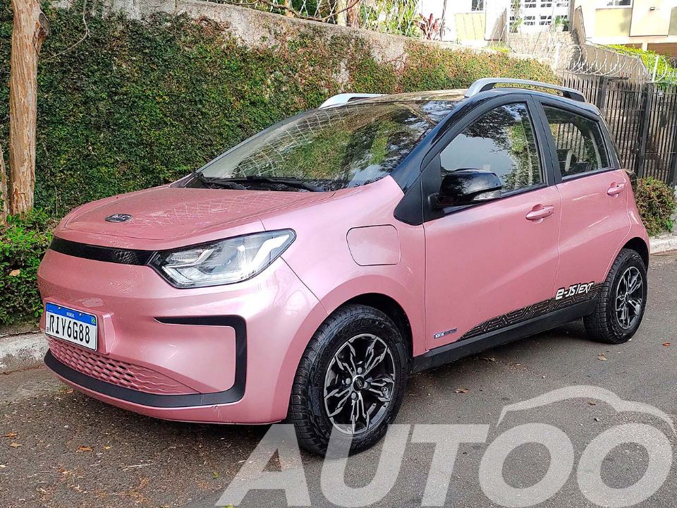 JAC�E-JS1 2023 - �ngulo frontal