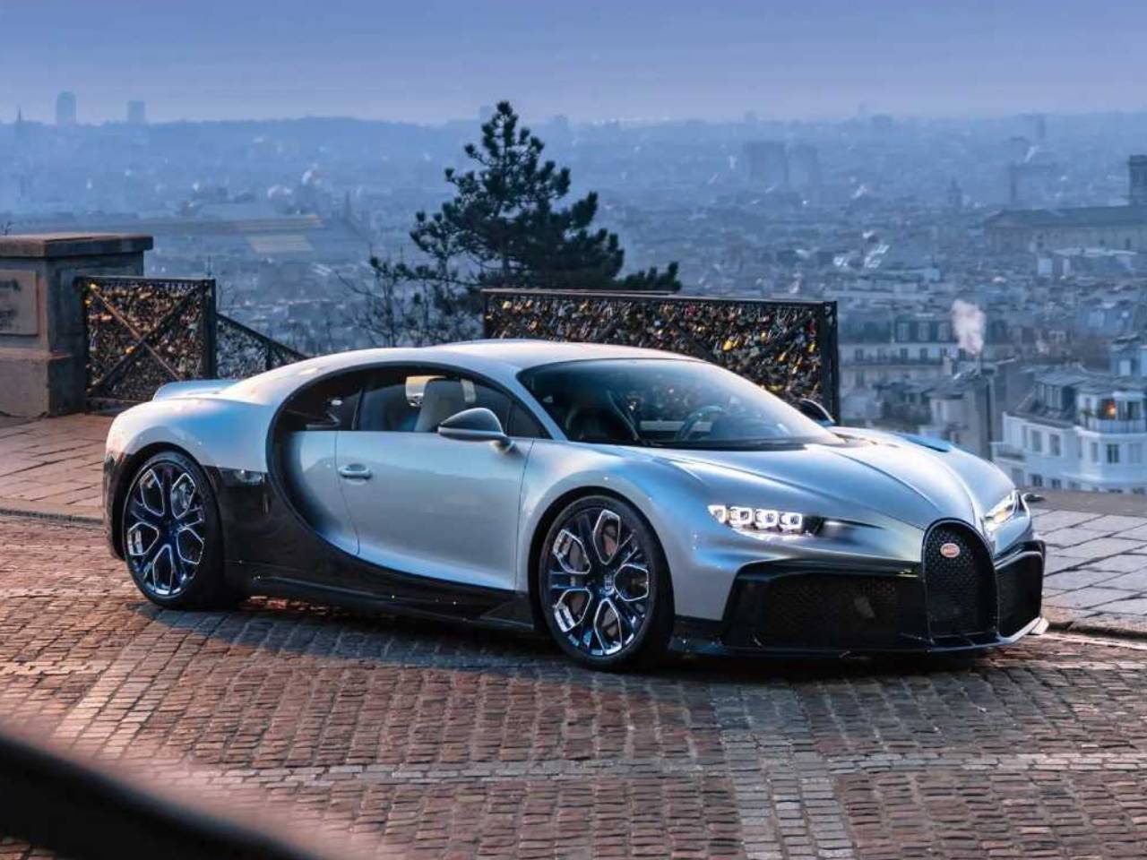 Bugatti Chiron Profile