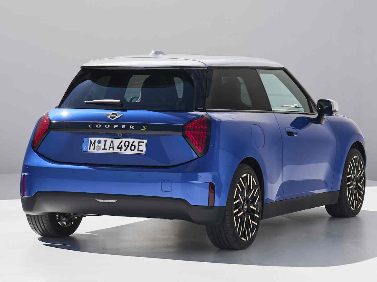 Mini�Hatch 3 portas - Foto 7 de 58 - 1600 x 1200 pixels2024 - �ngulo traseiro