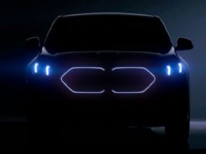 BMW comea a mostrar a prxima gerao do X2 com grade iluminada